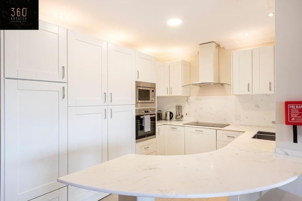 One Of A Kind, Seafront Property In St Georges Bay By 360 Estates Saint Julian's エクステリア 写真