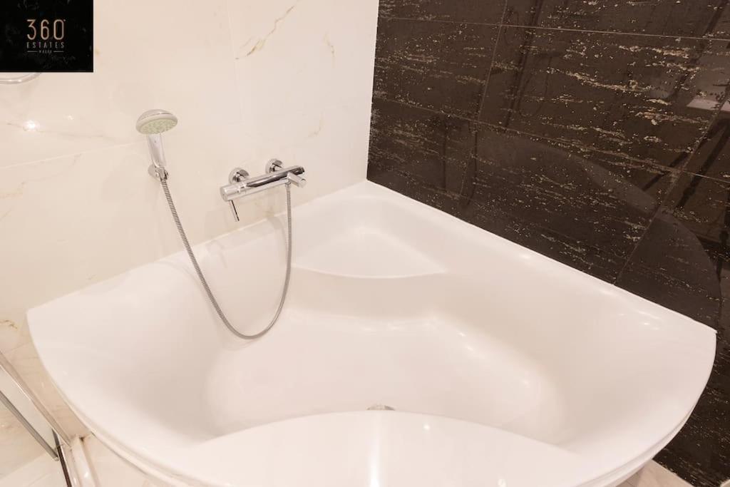 One Of A Kind, Seafront Property In St Georges Bay By 360 Estates Saint Julian's エクステリア 写真